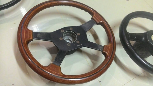 พวงมาลัยวงไม้13" raid พร้อมคอโลหะ วง 12" IIRA