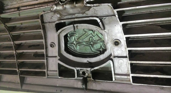 กระจัง Cedric กับ Subaru