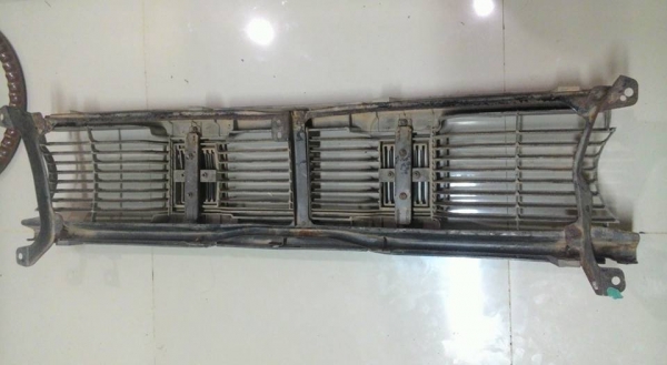 กระจัง Cedric กับ Subaru