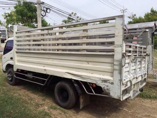 HINO  DUTRO  LORO 2  121 แรง  ปี 06  ช่างล่าง F  หน้าหลัง กะบะสแตนเลส ยาว 4.50 เมตร