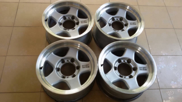 ขายล้อนอก boss 15 สวยๆครับ