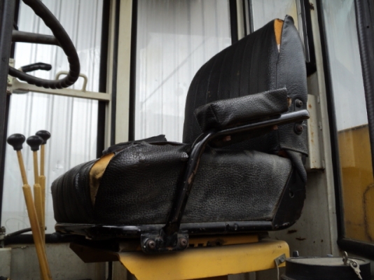 515 -1 # 10171 9199ชั่วโมง รถปี1977 23370กิโลเมตร  บุ้งกี้ 1.4 คิว เก่าญี่ปุ่น