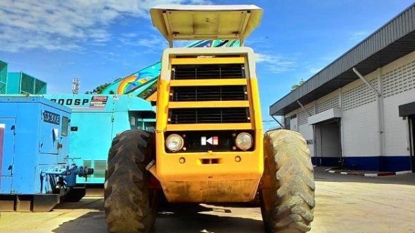 515 -1 # 10171 9199ชั่วโมง รถปี1977 23370กิโลเมตร  บุ้งกี้ 1.4 คิว เก่าญี่ปุ่น