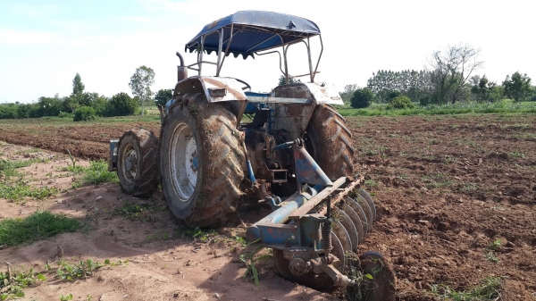 ขายรถไถ 6610 4WD คานหน้า ZF สองเพลา เสื้อลาย  เครื่องรุ่นใหม่ NW แน่นมาก สภาพดีพร้อมใช้ เอาไปใช้งานได้เลย ไม่ต้องซ่อมอะไรเลยครับ เอกสารสัญญาซื้อขาย