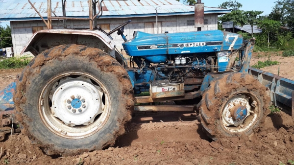 ขายรถไถ 6610 4WD คานหน้า ZF สองเพลา เสื้อลาย  เครื่องรุ่นใหม่ NW แน่นมาก สภาพดีพร้อมใช้ เอาไปใช้งานได้เลย ไม่ต้องซ่อมอะไรเลยครับ เอกสารสัญญาซื้อขาย