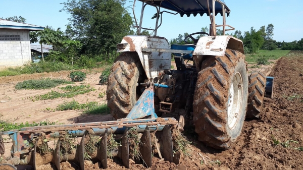 ขายรถไถ 6610 4WD คานหน้า ZF สองเพลา เสื้อลาย  เครื่องรุ่นใหม่ NW แน่นมาก สภาพดีพร้อมใช้ เอาไปใช้งานได้เลย ไม่ต้องซ่อมอะไรเลยครับ เอกสารสัญญาซื้อขาย