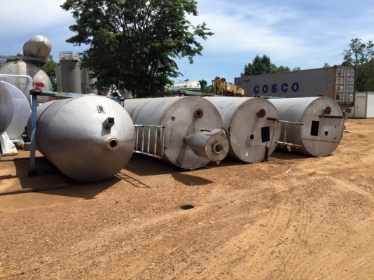 ขาย ไซโลสแตนเลส ขนาด 8,000 ลิตร สภาพสวย พร้อมใช้งาน เดิมใส่ เม็ดพลาสติก จำนวน 8 ใบ