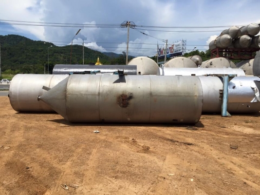 ขาย ไซโลสแตนเลส ขนาด 8,000 ลิตร สภาพสวย พร้อมใช้งาน เดิมใส่ เม็ดพลาสติก จำนวน 8 ใบ