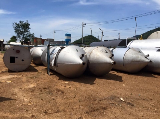 ขาย ไซโลสแตนเลส ขนาด 8,000 ลิตร สภาพสวย พร้อมใช้งาน เดิมใส่ เม็ดพลาสติก จำนวน 8 ใบ