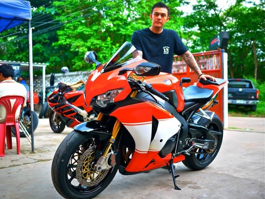 ขาย Cbr1000 ปี 2010 สเปคเมกา ทะเบียนแท้จูงมือโอนขนส่ง พร้อมของแต่งหลายแสน