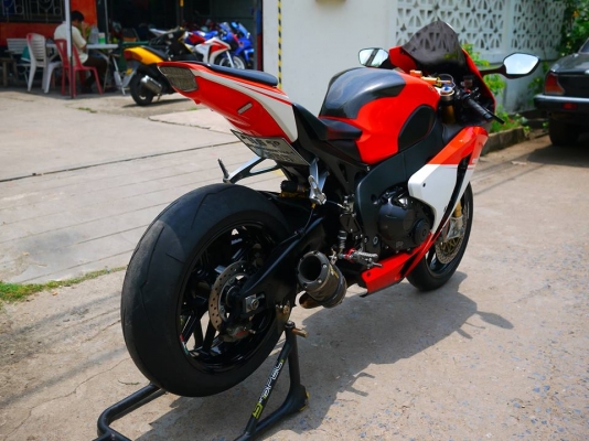 ขาย Cbr1000 ปี 2010 สเปคเมกา ทะเบียนแท้จูงมือโอนขนส่ง พร้อมของแต่งหลายแสน