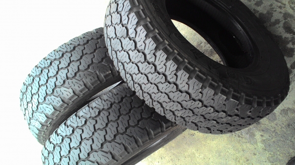 235/70R15 DUNLOP GRANDTREK ยางตระกูล 4WD. มี 3 เส้น tel.081-427-3941 235/70R15 DUNLOP GRANDTREK ยางตระกูล 4WD. มี 3 เส้น tel.081-427-3941
