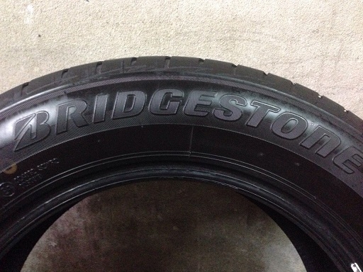 ขาย ยาง 205-60-16 ปลายปี14 เนียนๆ อัพเดท 2กค.58 ขาย ยาง 205-60-16 ปลายปี14 เนียนๆ อัพเดท 2กค.58