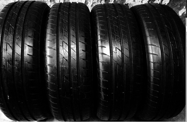 ขาย ยาง 205-60-16 ปลายปี14 เนียนๆ อัพเดท 2กค.58