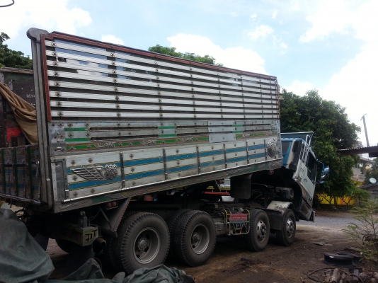 ขายด่วนHINO P11C, 2เพลา,เครื่อง330แรง ช่วงล่างZM10 น็อต