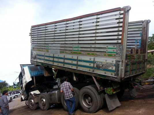 ขายด่วนHINO P11C, 2เพลา,เครื่อง330แรง ช่วงล่างZM10 น็อต