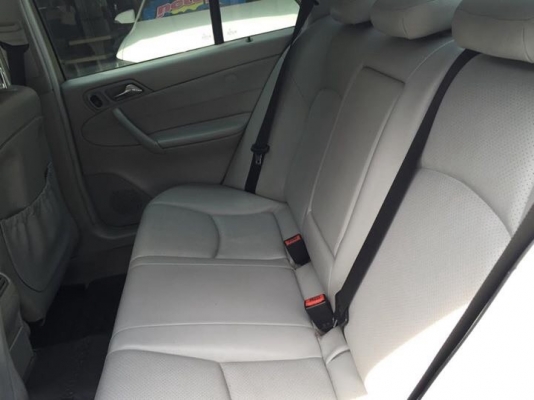 BENZ E CLASS  1.8 E 200 KOMPRSSOR ปี03สีน้ำเงิน เกียAT โทร 0877758887 นางคร้า