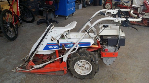 รถเกี่ยวข้าวเดินตามแบบมัดข้าวในตัว KUBOTA  รุ่น RB30(2) เก่าญี่ปุ่น สภาพสวย เครื่องพร้อมใช้งาน