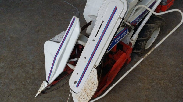 รถเกี่ยวข้าวเดินตามแบบมัดข้าวในตัว KUBOTA  รุ่น RB30(2) เก่าญี่ปุ่น สภาพสวย เครื่องพร้อมใช้งาน