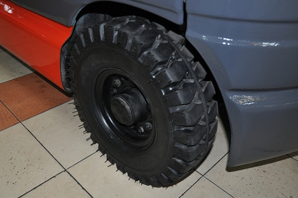 ขายรถโฟล์คลิฟท์มือสอง TOYOTA รุ่น 6FD18 ราคา 265,000 บาท นำเข้าจากประเทศญี่ปุ่น 100\% ไม่เคยใช้งานในไทย