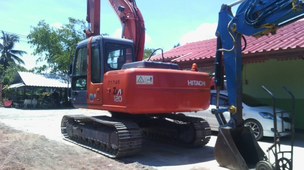 ขายรถแม็คโคร นำเข้าจากญี่ปุ่นแท้  HITACHI ZX120 สภาพสวย     พร้อมใช้งาน   ราคากันเอง   สนใจโทร  089-3818694  ดวงนภา