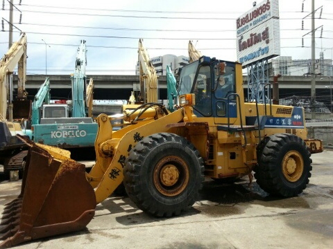 รถตักล้อยาง WA400-1