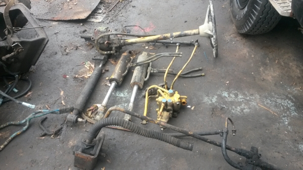 ขายอะไหล่รถโฟ๊คลิ๊ฟมิตรซูเพิ่งตัดครับโทรมาถามได้ครับ