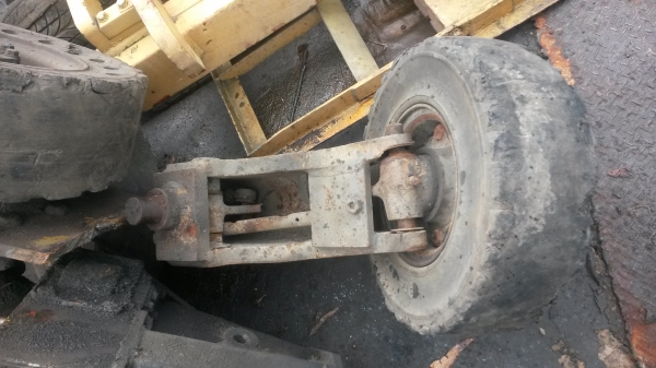 ขายอะไหล่รถโฟ๊คลิ๊ฟมิตรซูเพิ่งตัดครับโทรมาถามได้ครับ