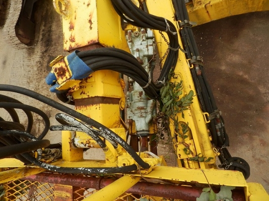 Jumbo drill rig FURUKAWA JCH2-100E90 ใครหาอยู่ติดต่อมาได้เลยครับ Jumbo drill rig FURUKAWA JCH2-100E90 ใครหาอยู่ติดต่อมาได้เลยครับ