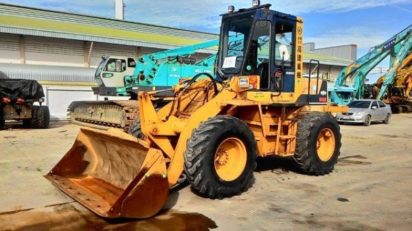 515 # 10901 7,250ชั่วโมง รถปี1980 38546กิโลเมตร บุ้งกี้ 1.4 คิว เก่าญี่ปุ่น