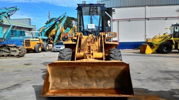 515 # 10901 7,250ชั่วโมง รถปี1980 38546กิโลเมตร บุ้งกี้ 1.4 คิว เก่าญี่ปุ่น