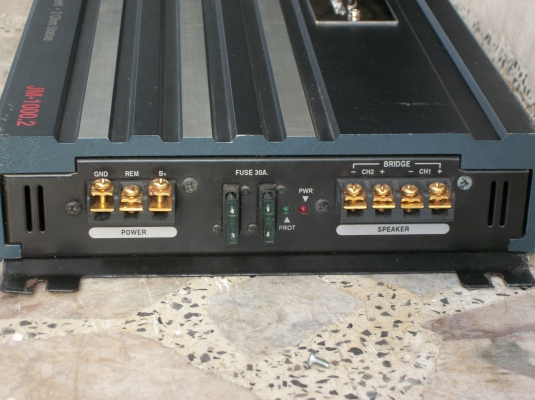 ขายแอมป์ จอนนี่มอนิเตอร์มือสอง รุ่น JM-100.2 เสียงตีขับซับได้ดีรุ่น AB