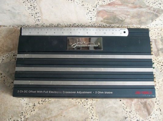 ขายแอมป์ จอนนี่มอนิเตอร์มือสอง รุ่น JM-100.2 เสียงตีขับซับได้ดีรุ่น AB