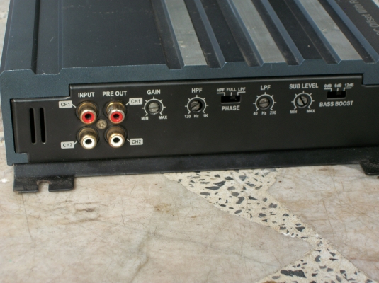 ขายแอมป์ จอนนี่มอนิเตอร์มือสอง รุ่น JM-100.2 เสียงตีขับซับได้ดีรุ่น AB