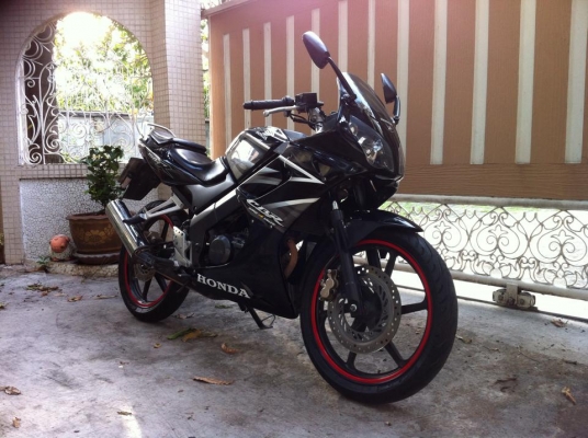 ขออนุญาติขาย HONDA CBR 150 สตา์ร์ทมือ สวยเดิม โอนให้ฟรีครับ