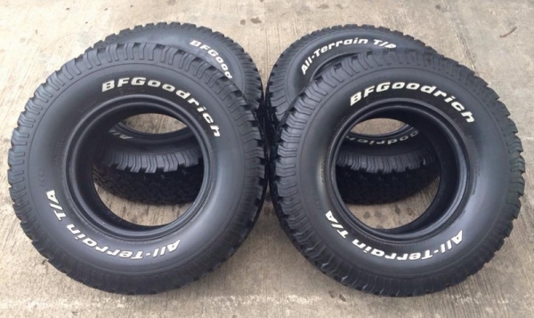 ขายยาง BF ALL USA. ขนาด 285-75-16 ปี12 ดอกเต็ม สะพานยางยังอยู่ ไม่มีปะ 4เส้น