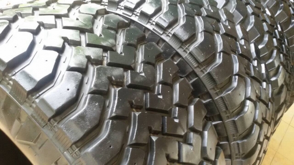 ยาง mud 33 x 12.5 r15 สวยๆครับ