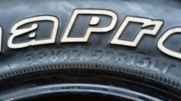 ยาง mud 33 x 12.5 r15 สวยๆครับ