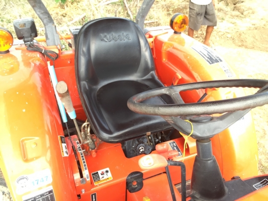 แทรคเตอร์คูโบต้า L3008 พร้อมใบดันดินตราช้าง และโรตารี่เก่าตามภาพ