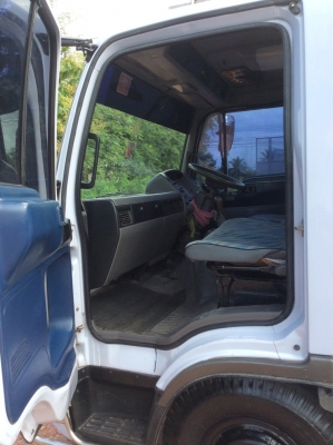 HINO FB4J กะบะเลส พวงมาลัยพาว์เวอร์ เครื่องดี ยางดี ครัทซีสวย แอร์พร้อมใช้งาน ขาย 600,000 บาท (ติดต่อ ศุภากร 081-4252943)