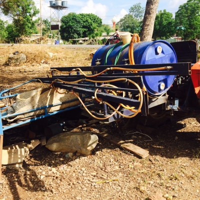 ขายเครื่องฉีดยาใช้กับรถไถขนาด20-36แรง