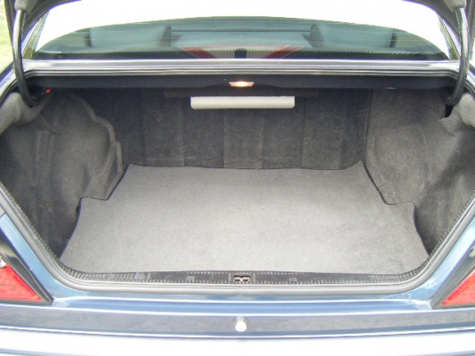 benz w124 e220 สีน้ำเงิน