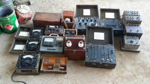 ของเก่า น่าสะสม // ตกแต่งบ้าน ตกแต่งร้าน มิเตอร์วัดไฟโบราณ เครื่องรับ-ส่งโทรเลข