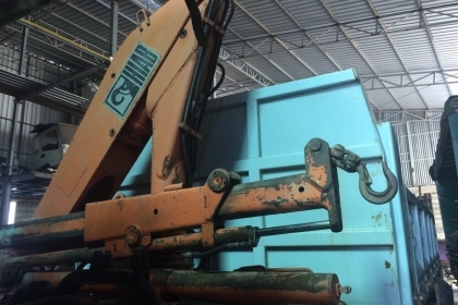 ขายเครนพับ3ตันครึ่งยี่ห้อ hiab พร้อมใช้งาน 180,000