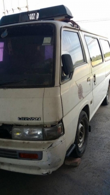 Nissan Urvan รถตู้มือสอง ขายตามสภาพ ราคาขายแบบไม่คิดมากครับ ปรับปรุงบำรุงภายนอกต่อหน่อย ใช้ต่อชิวๆครับ