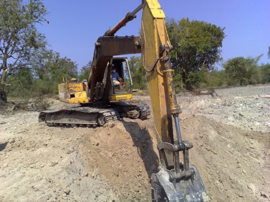 ขายรถแบคโฮ KATO V 2 เครื่อง 6 D 31 ปั้ม K3V โซ่หหนาเอวแน่นเครื่องปั้มดีมาก