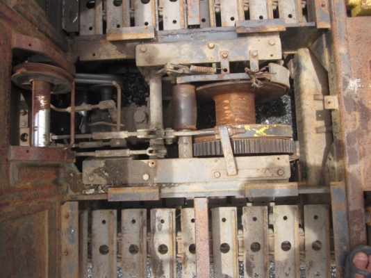 ขายถูก-รถบรรทุกตีนตะขาบ YANMAR: YCT 25W-1 มีวิ๊นสำหรับลากท่อนไม้/ซุง ได้ดี แทรคเหล็ก