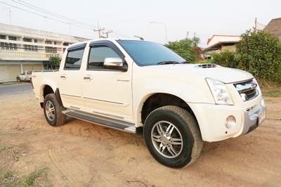ISUZU D-MAX SUPER PLATINUM CAB-4 LS 3.0 Ddi  I-TEQ VGS Turbo AT  ปี 2009 รุ่น TOP รถป้ายแดงออกศูนย์ เจ้าของขายเอง รถขับน้อย เช็คศูนย์ทุกระยะ อุปกรณ์เสริมครบ เล่มพร้อมโอน