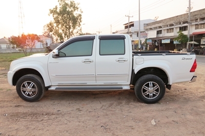 ISUZU D-MAX SUPER PLATINUM CAB-4 LS 3.0 Ddi  I-TEQ VGS Turbo AT  ปี 2009 รุ่น TOP รถป้ายแดงออกศูนย์ เจ้าของขายเอง รถขับน้อย เช็คศูนย์ทุกระยะ อุปกรณ์เสริมครบ เล่มพร้อมโอน
