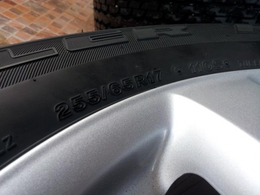 แม็กซ์พร้อมยาง 255/65/R17 All New Isuzu ป้ายแดง (24,900 Bht)